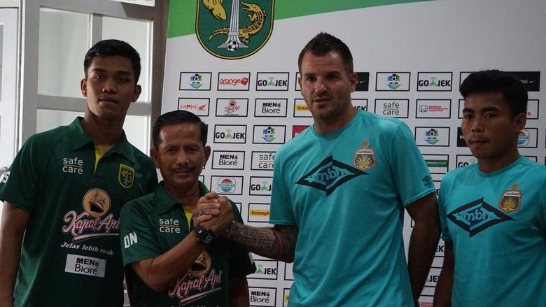 Hadapi Persebaya di Gelora Bung Tomo, McMenemy Tak Gentar