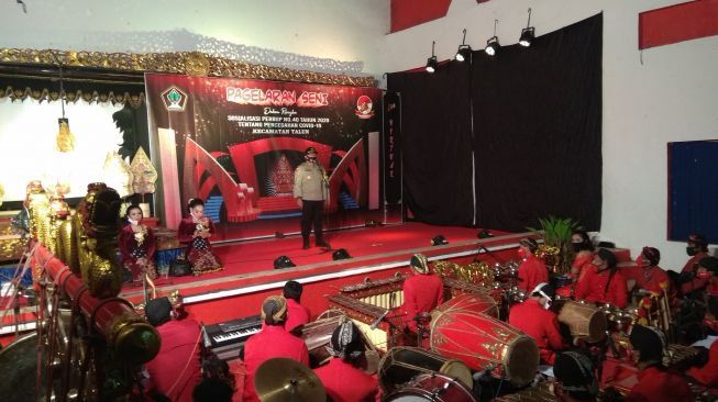 Gelar Wayangan, Kapolres Blitar Bentak Camat