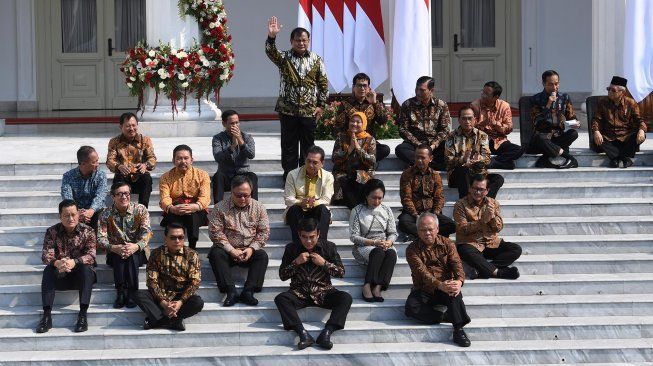 18 Menteri Kena Reshuffle Jokowi, Ini Kata Jubir Presiden