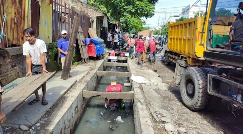 Saluran Jalan Gembong Tebasan Dinormalisasi, Pedagang Ditertibkan