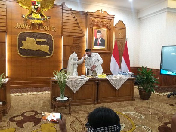 Dispendukcapil Surabaya Layani Pencatatan Akta Perkawinan Virtual