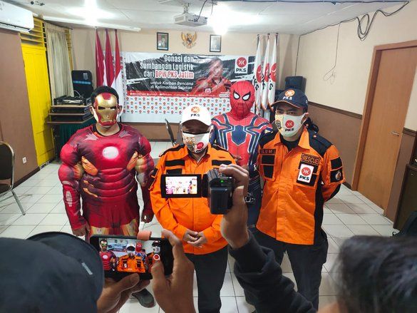 PKS Jatim Kirim Spiderman dan Iron Man ke Kalimantan Selatan