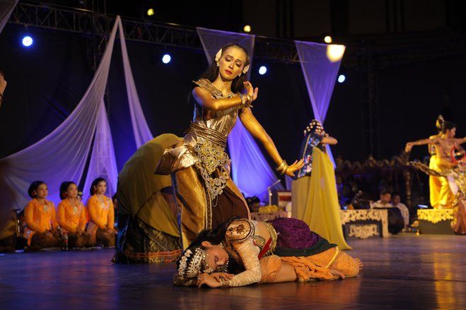 Kolaborasi 9 Negara, Tampilkan Pertunjukan Cerita Panji  Di Kota Kediri