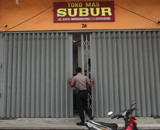 Toko Emas di Surabaya Dirampok, Pegawai Toko Terluka