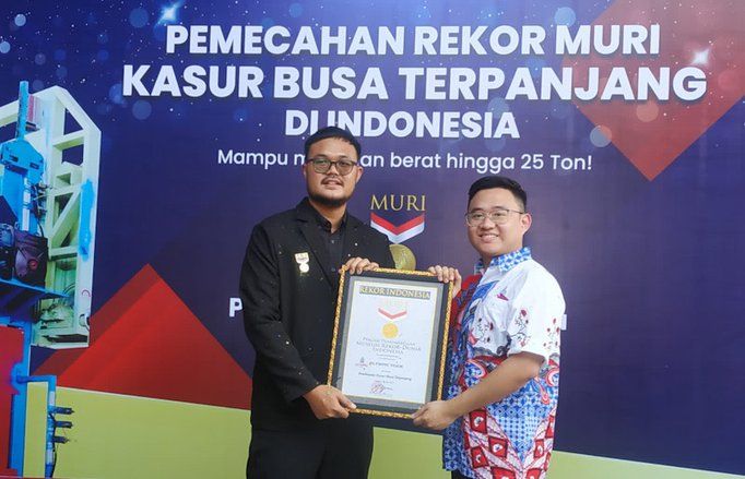Produksi Kasur Busa Terpanjang Tanpa Sambungan, Olympic Foam Sabet Rekor MURI