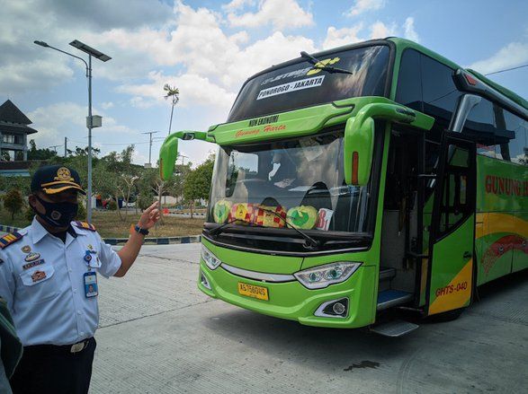 Solar Langka, Banyak Bus Terlambat Masuk ke Terminal Tujuan