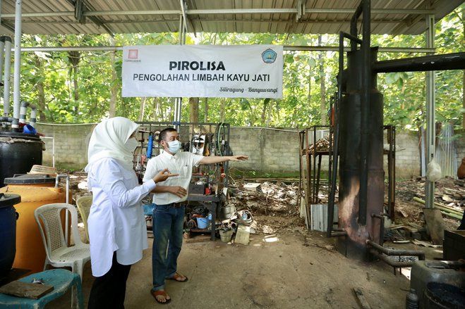 Pupuk Cair Rumahan di Banyuwangi Mampu Olah 4 Ton Limbah Kayu Jati per Bulan