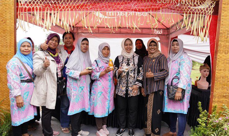 Kunjungi Mojotirto Festival, Ning Ita:  Produk UMKM Tembus Pasar Internasional
