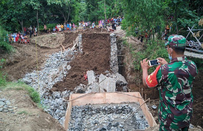 Pondasi Jembatan Ambrol yang Menewaskan Dua Pekerja, Polisi Periksa 15 Orang
