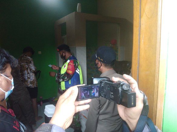 Pasangan Mesum di Tempat Kos Mojokerto Kena Grebek, yang Cewek Diduga Positif Narkoba