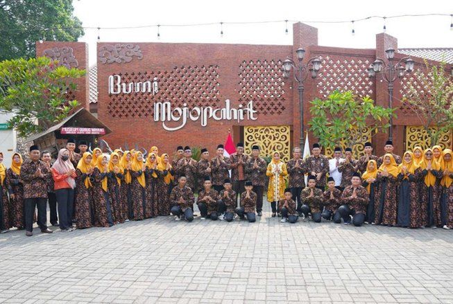 Berangkatkan 30 Kafilan MTQ XXX Jatim 2023, Ini Pesan Ning Ita