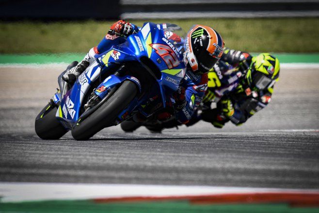 Rins Akui Tekanan Valentino Rossi Membuatnya Tegang