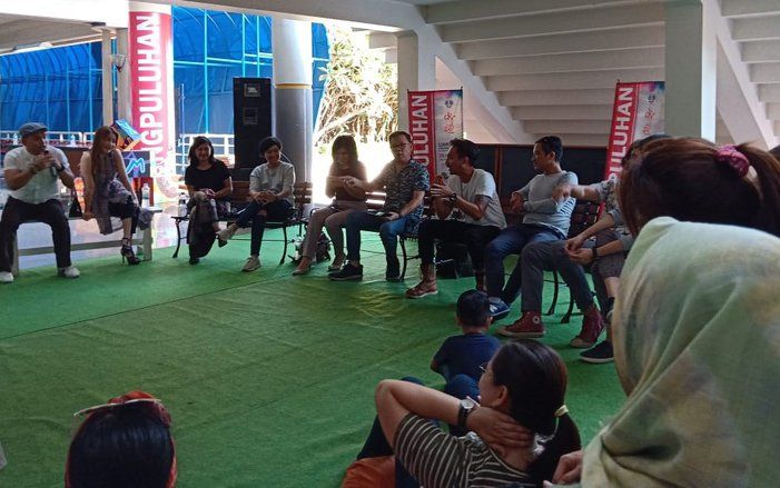 Adrianka Berbagi Pengalaman dengan Alumni UK Petra