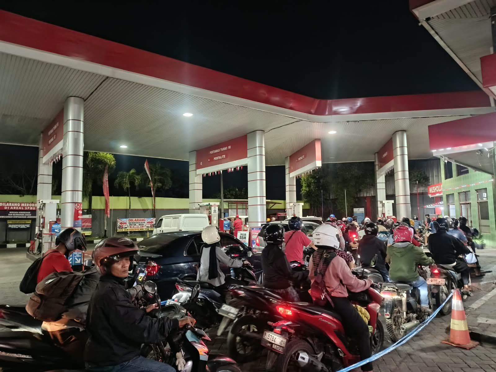 Pertamina Soroti Dugaan Spekulan Pertalite di Jember, Pembelian BBM Pakai Botol Diawasi