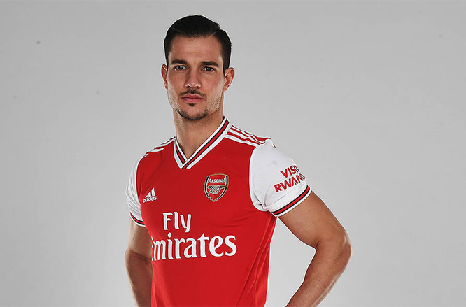 Perkuat Pertahanan, Arsenal Datangkan Cedric Soares dari Southampton