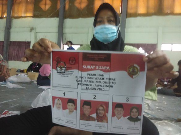 Dua Hari Penyortiran dan pelipatan, KPU Mojokerto Temukan 603 Surat Suara Rusak