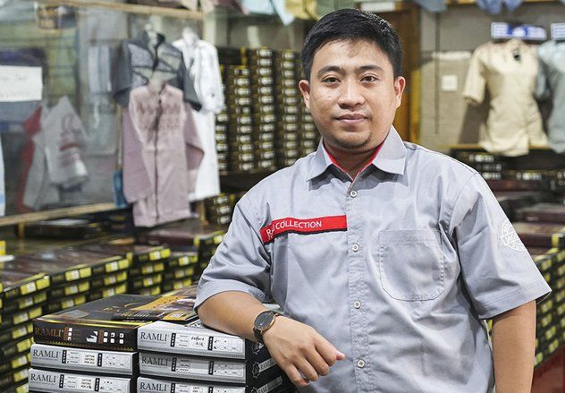 Peci LED Produk UMKM Mitra Binaan SIG Sukses Berkembang di Tengah Pandemi