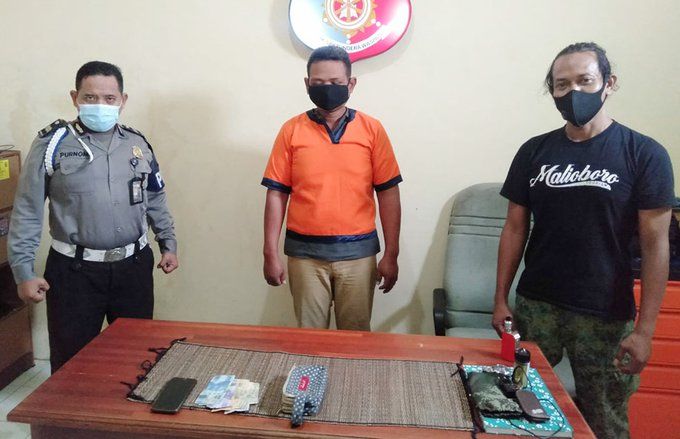 Drama Bandit Jalanan dengan&nbsp;Guru di Gresik