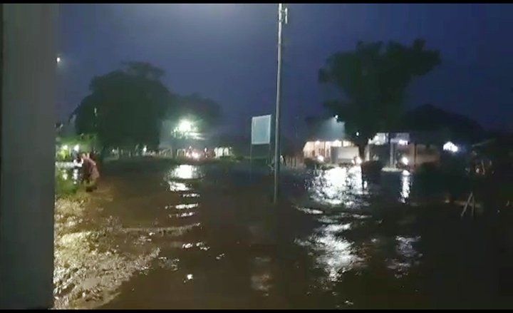 Diguyur Hujan Selama 5 Jam, Dua Kelurahan di Probolinggo Rendam Ratusan Rumah