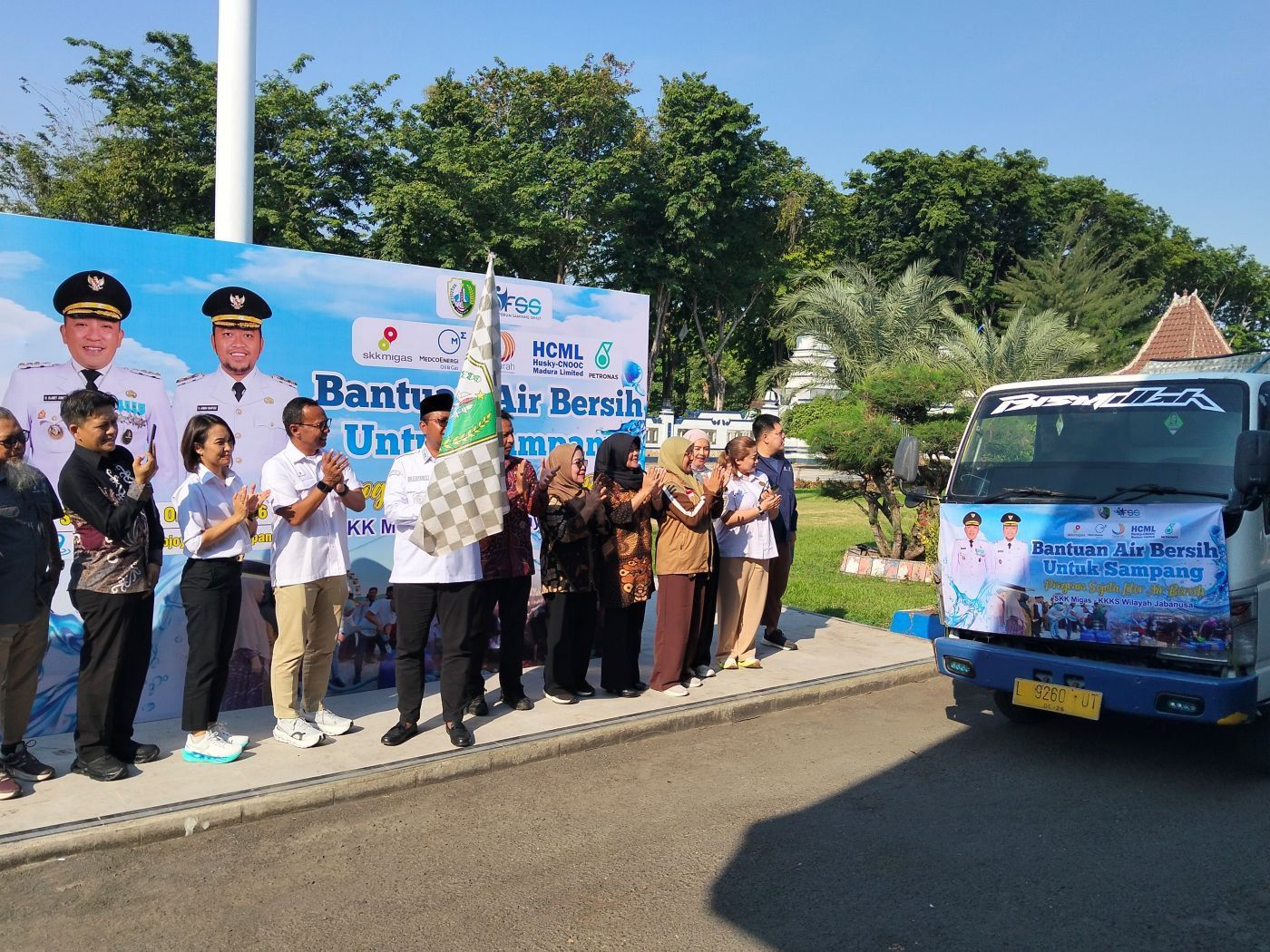 Sejuta Liter Air Bersih FSS dan SKK Migas Sasar Mushola dan Ponpes di Sampang