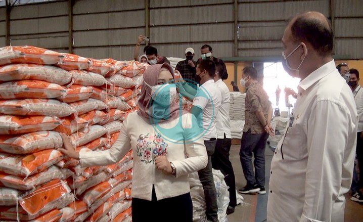 Sidak Bulog, Walkot Mojokerto Temukan Kutu di Kemasan Beras Medium PPKM