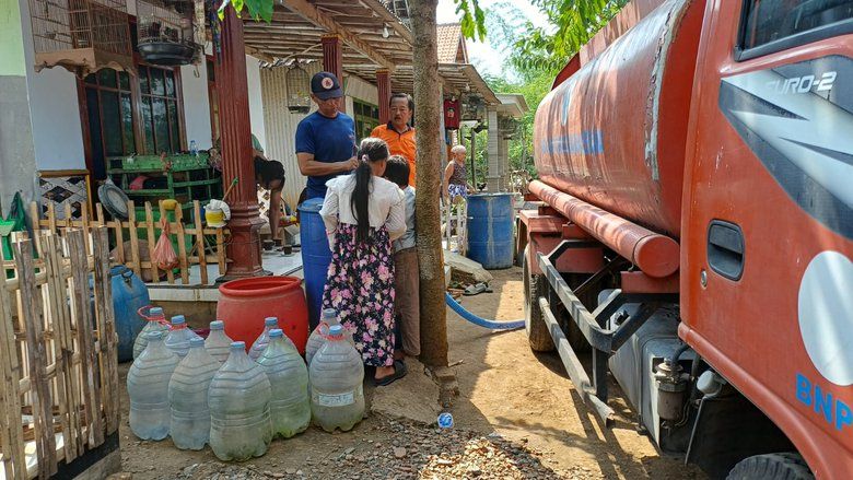 30 KK di Probolinggo Alami Krisis Air Bersih, BPBD Gerak Cepat Distribusi Bantuan