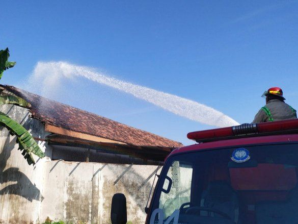 Bangunan SDN Palrejo Jombang Terbakar, Aktivitas Belajar Terganggu