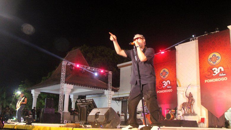 Bagindas Jadi Magnet Ribuan Warga di Konser Hari Jadi Ponorogo