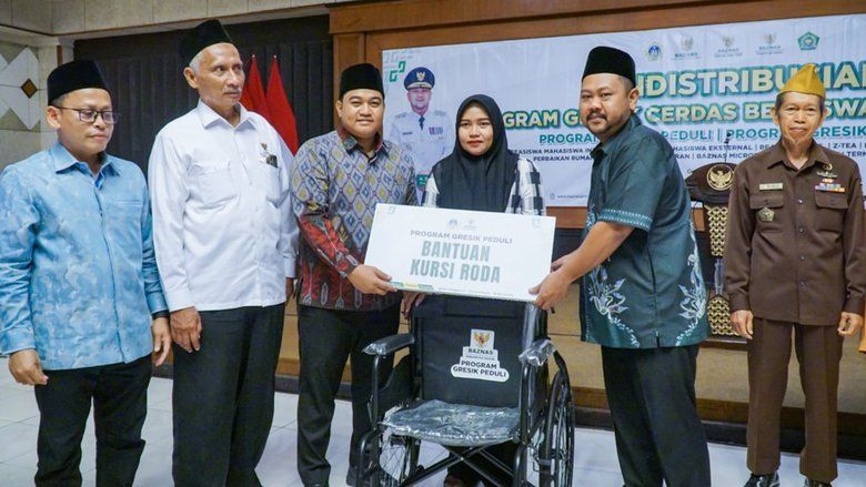 Baznas dan Pemkab Gresik Salurkan Bantuan Rp2,79 Miliar