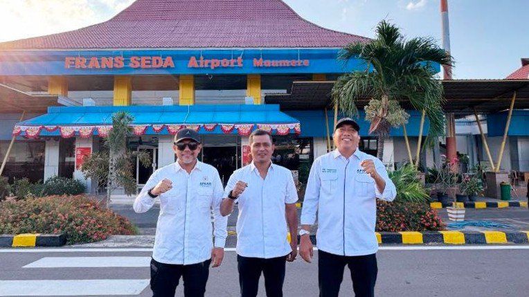 Bupati Probolinggo Diutus APKASI Salurkan Bantuan untuk Korban Gempa NTT