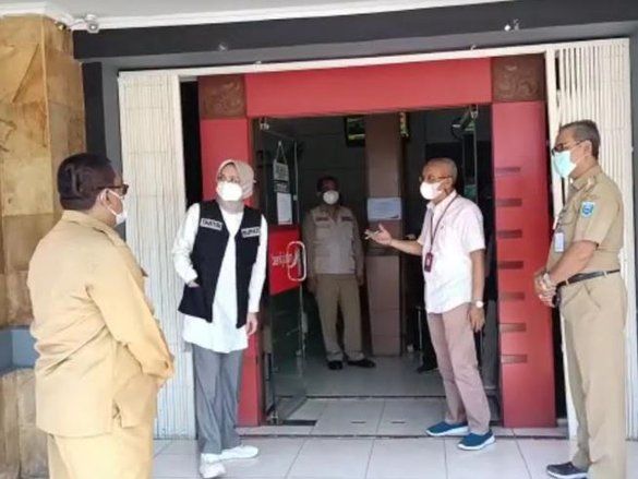 PPKM Darurat, Bupati Probolinggo Sidak Aktivitas Warung hingga Bank