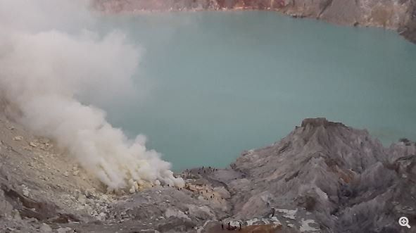 Kawah Gunung Ijen Meletup, Penjaga Sulfur Hilang Diduga Terpeleset Jatuh