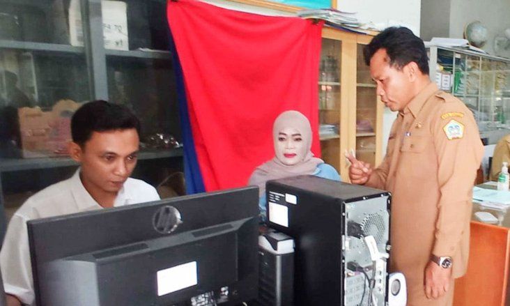 Mudahkan Pelayanan Adminduk, Desa Lowayu Gresik Jadi Jujugan Masyarakat Pantura Urus KTP