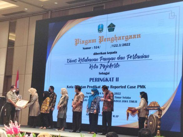 DKPP Kota Mojokerto Raih Penghargaan Zero Reported Case PMK