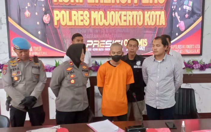 Pria Asal Nganjuk Jual Wanita Hamil 8 Bulan untuk Main Threesome