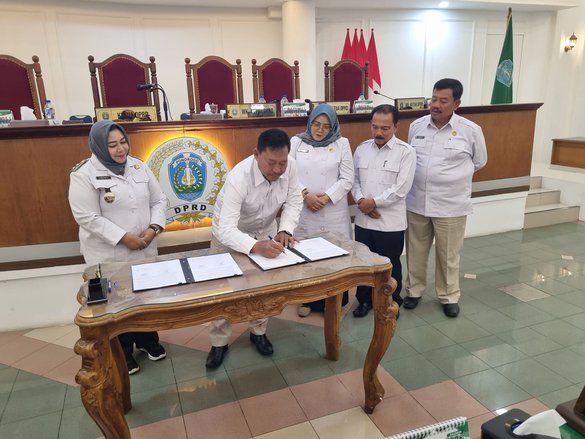 Penetapan P-APBD 2026, DPRD Ponorogo Soroti Penanganan Sampah hingga Jaminan Kesehatan UHC