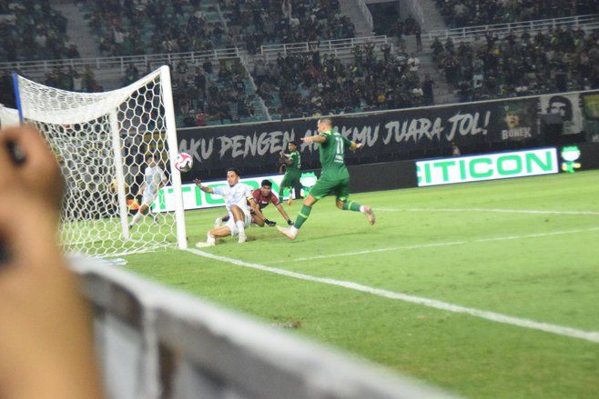 Injury Time, Persebaya Takluk 0-1 dari “Simbah” PSIM