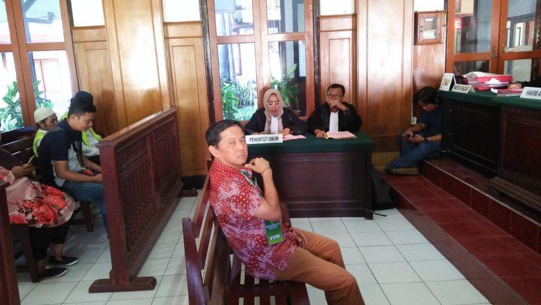 Diduga Gelapkan Saham Perusahaan, Direktur Dituntut 2 Tahun