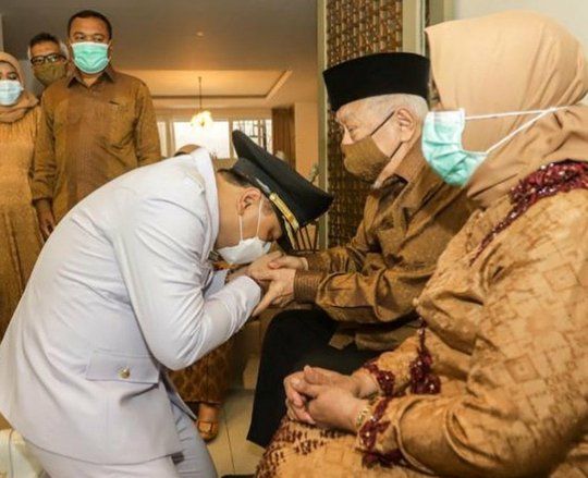 Keluarga Besar Wali Kota Surabaya Berduka