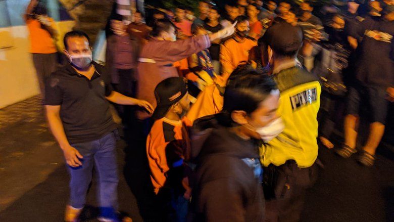 Pria Asal Magetan Dibacok Dihadapan Istri dan Anak