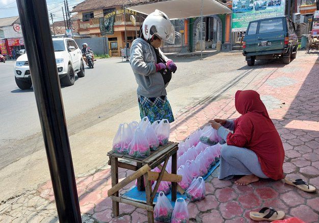 Jelang Puasa Ramadan 1444 Hijriah, Pedagang Bunga Musiman Panen Rejeki