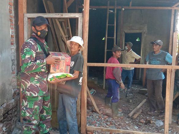 KODIM 0820 Distribusikan Bantuan Bagi Korban Gempa Probolinggo