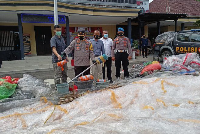 Selama Sepekan, Polres Ponorogo Amankan Delapan Pelaku dan 172 Balon Udara 