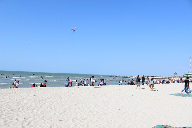 Empat Wisata Pantai di Gresik Bikin Tergoda