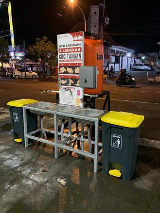 Satpol PP Jember Pantau Peralatan Wastafel di Tempat Umum