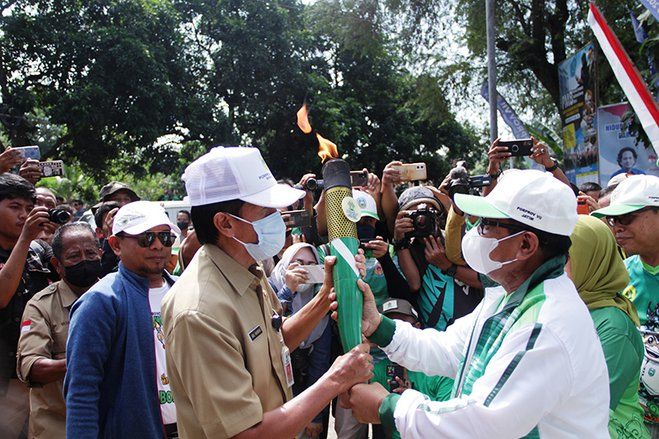 Warga Situbondo Antusias Sambut Kirab Api Obor Porprov Jatim VII 2022