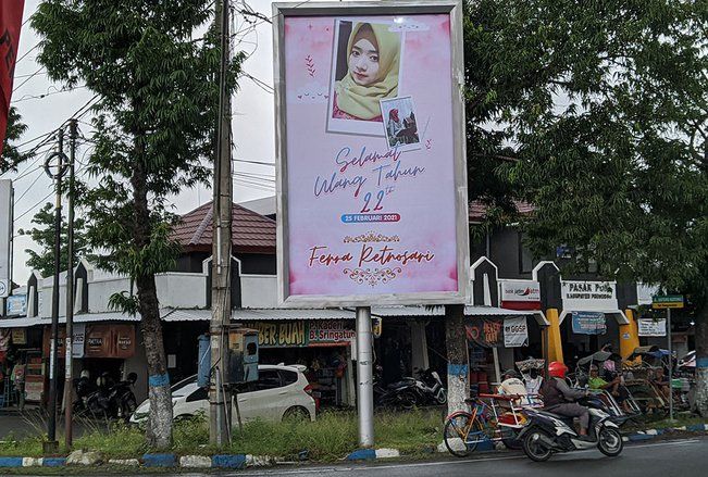 Ucapan Ulang Tahun di Baliho Bikin Baper Warga Ponorogo