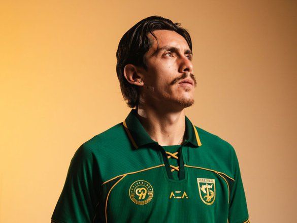 Persebaya Luncurkan Jersey Anniversary ke-99, Usung Tema 99 Alasan Mencintai Bajol Ijo