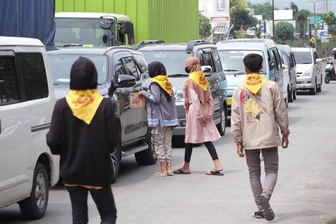 Siswa Pecinta Alam Situbondo Galang Dana untuk Korban Erupsi Semeru 