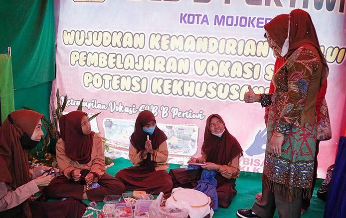Hari Anak Nasional, Ning Ita Ajak Masyarakat untuk Rangkul Anak Berkebutuhan Khusus&nbsp;